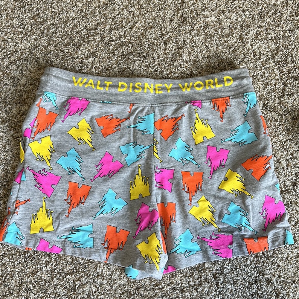 Disney Parks Cinderella Castle shorts Sz Large EUC